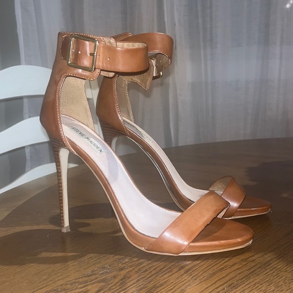 Steve Madden Shoes - Camel Steve Madden Heel
